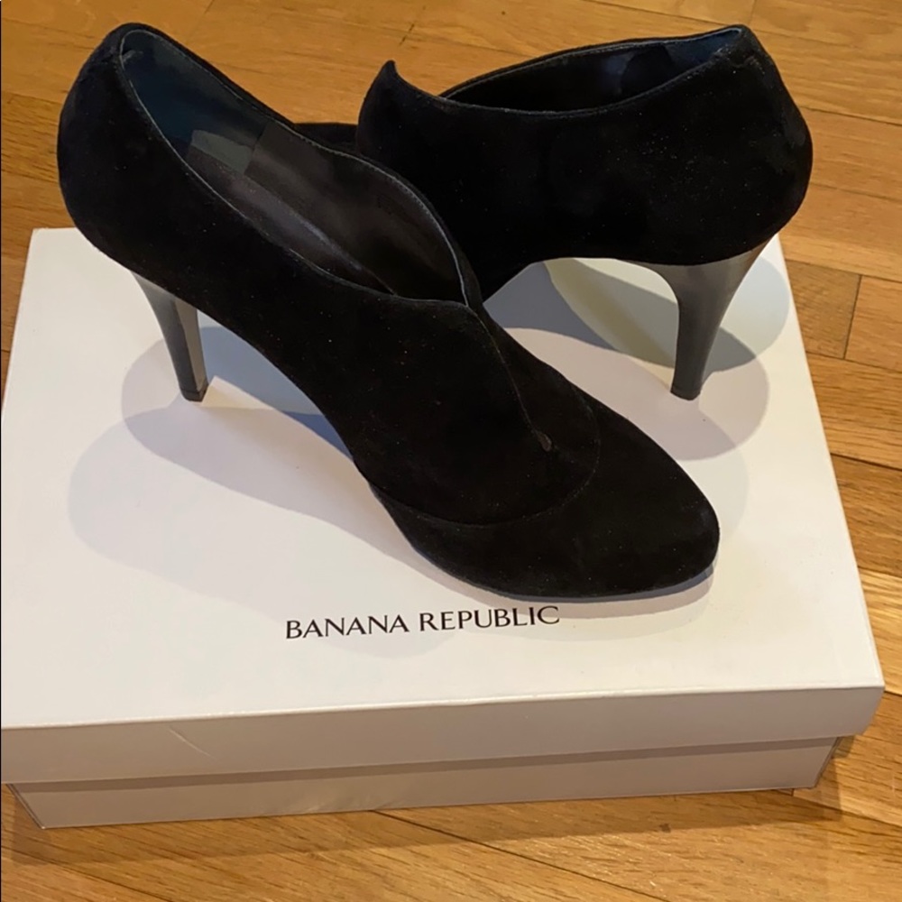 Black suede bootie